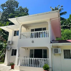 pauls-residence.maheislandhotels.com/